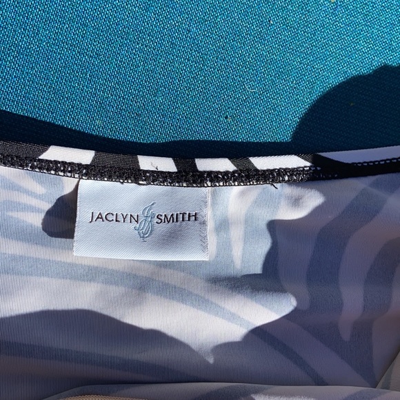 -Sold - Shorts & swim halter top - Picture 4 of 4